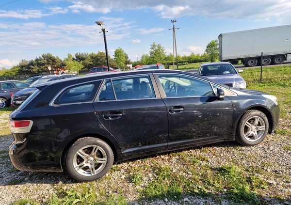 Toyota Avensis cena 19900 przebieg: 268000, rok produkcji 2011 z Lubartów małe 121